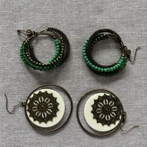 Y2K green & cream brass hoop earrings.